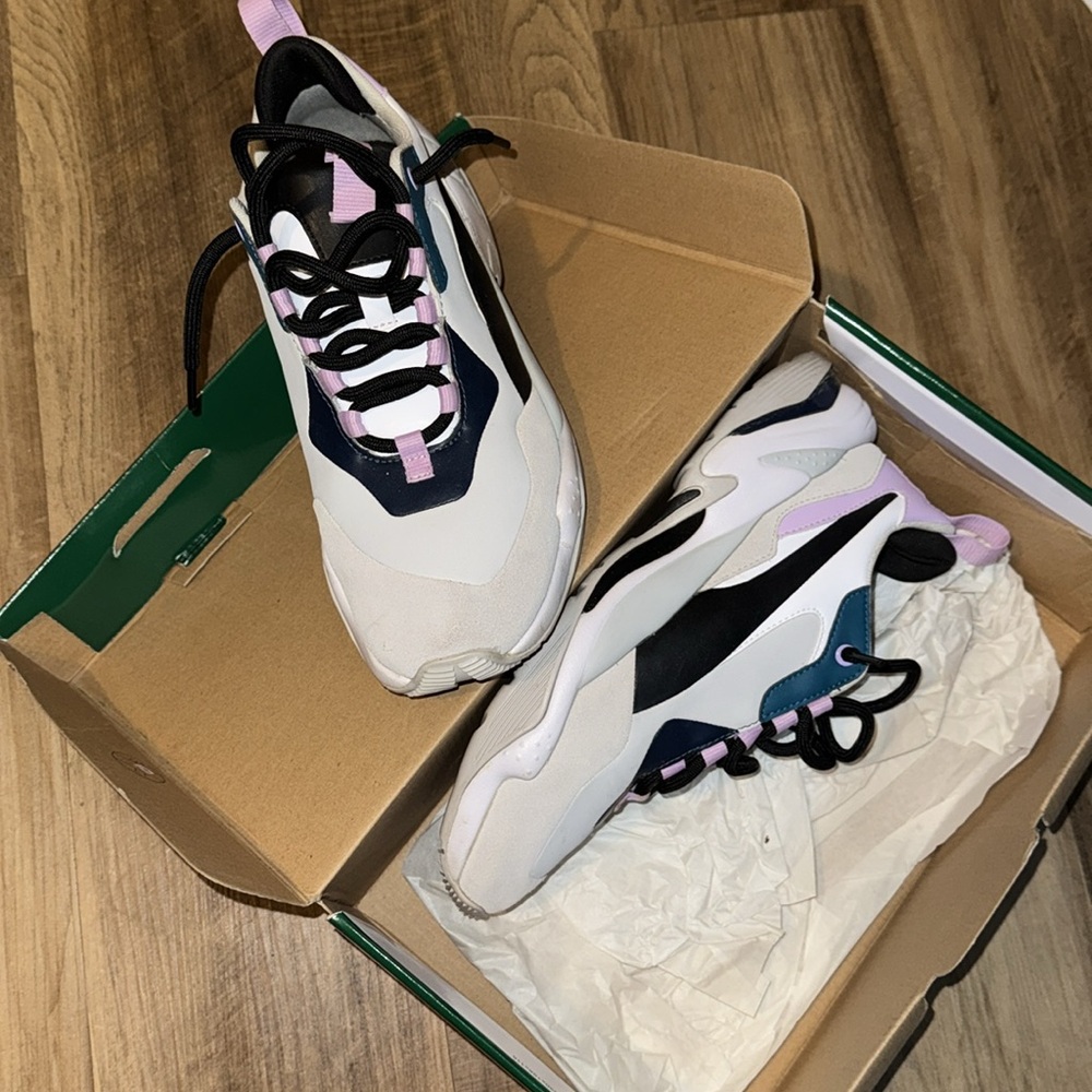 Puma Thunder Rive Droite —deep lagoon and orchid bloom colorway.
